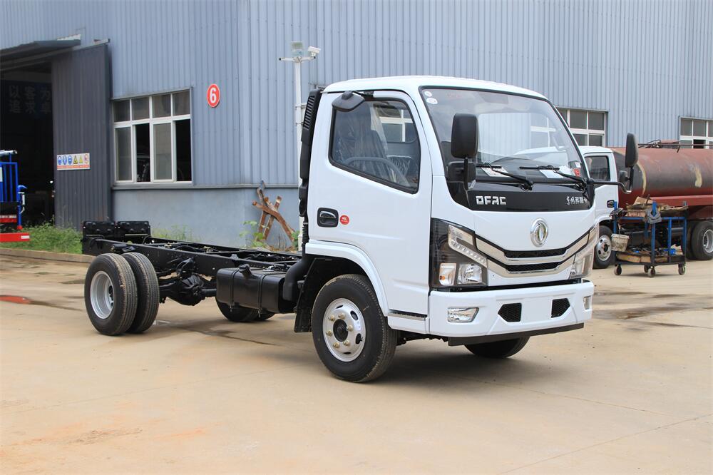 東風(fēng)小多利卡（3308，朝柴130）國六  內(nèi)飾照片圖